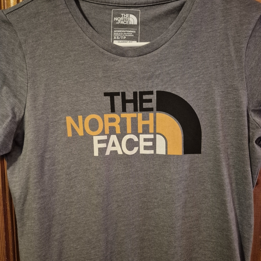 ❤️‍🔥 THE NORTH FACE XS Classic Fit Gray/Yellow/Black s.s Shirt - Picture 11 of 11